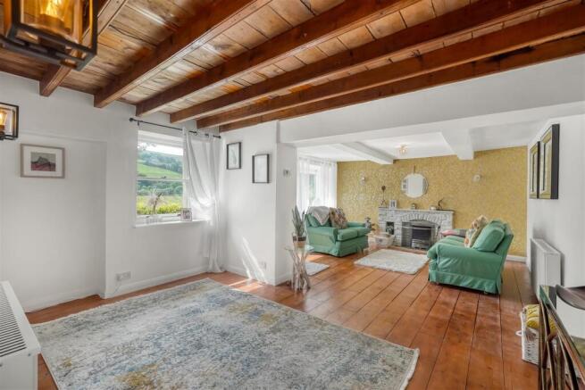 3 bed Semi-Detached for sale Image 4
