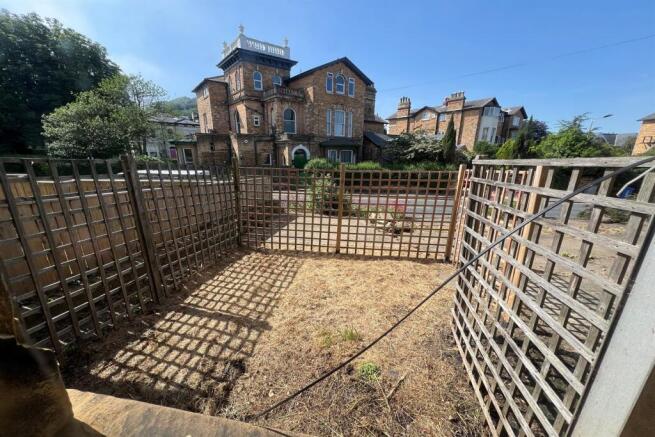 1 bed Flat to rent Image 4