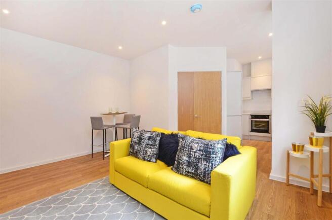 2 bed Apartment to rent Image 7