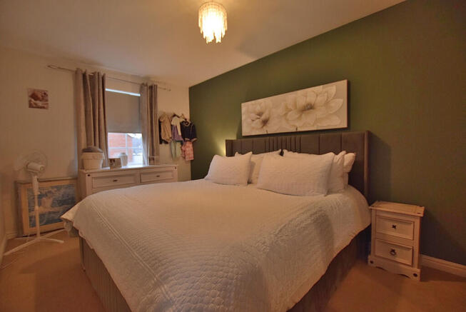 3 bed Semi-Detached for sale Image 9