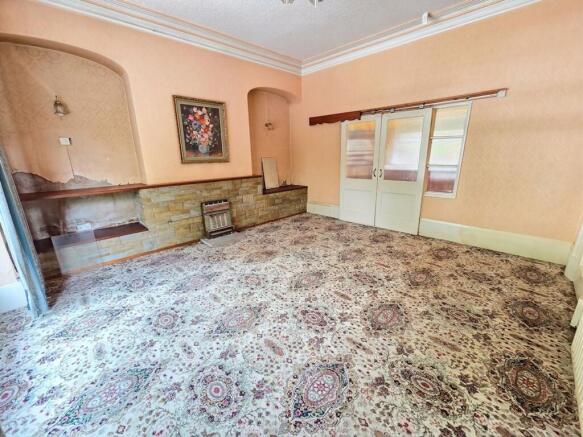 5 bed Semi-Detached for sale Image 6
