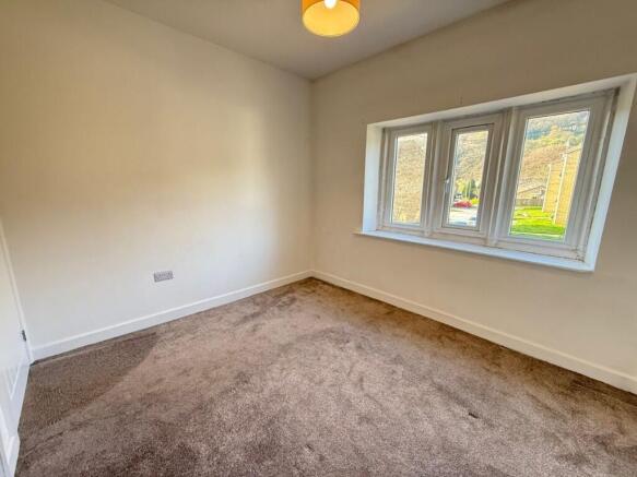 143 St. Stephens Street, Halifax, West Yorkshire, HX3 0UH photo 4