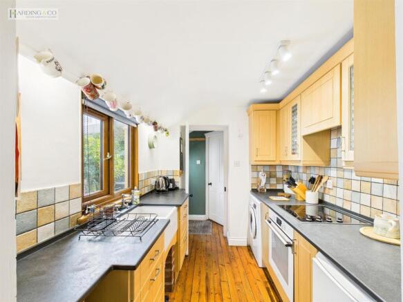 Kitchen (3).jpg