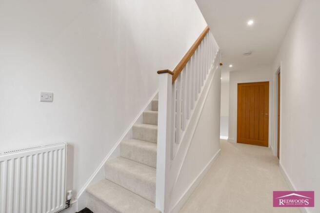 5 bed Semi-Detached for sale Image 12
