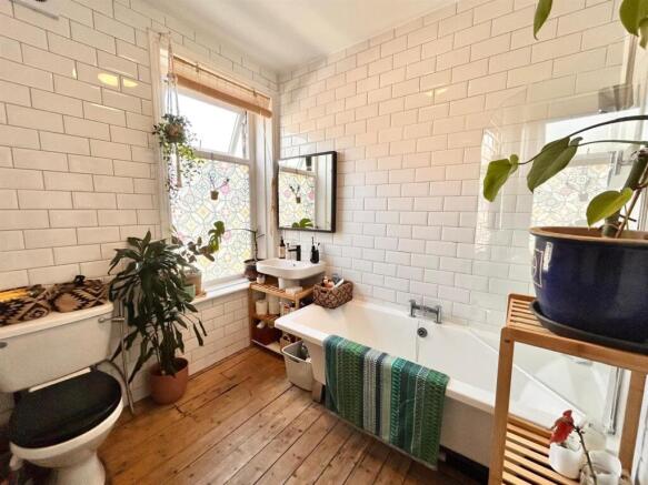 2 bed House for sale Image 11