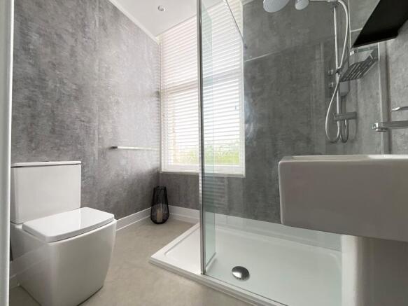 2 bed Flat for sale Image 8
