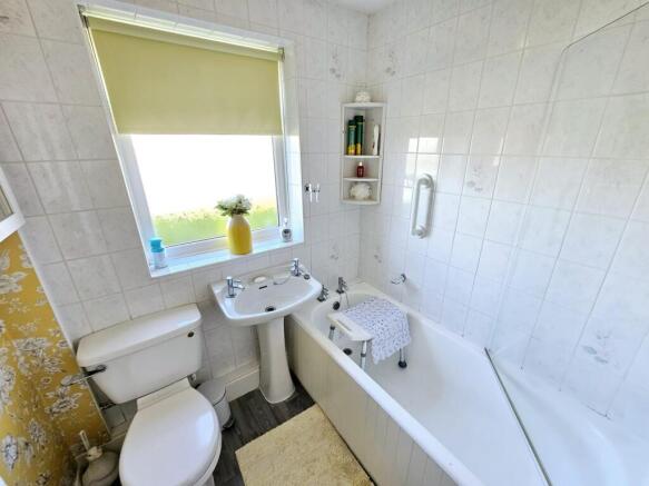2 bed Semi-Detached Bungalow for sale Image 10