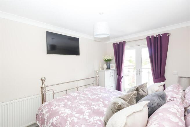 2 bed Apartment for sale Image 11