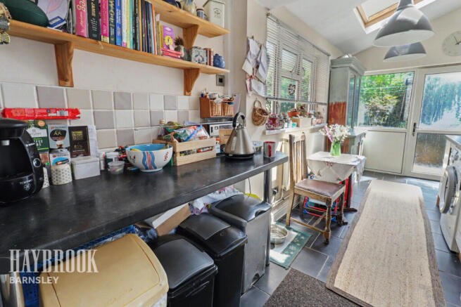 3 bed Semi-Detached for sale Image 4