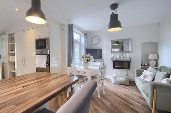 3 bed Semi-Detached for sale Image 10
