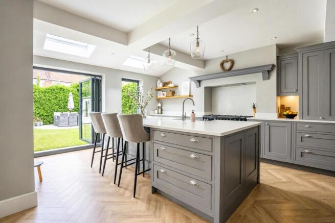 4 bed Semi-Detached for sale Image 7