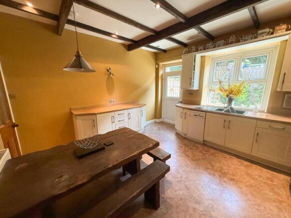 2 bed Terraced for sale Image 6