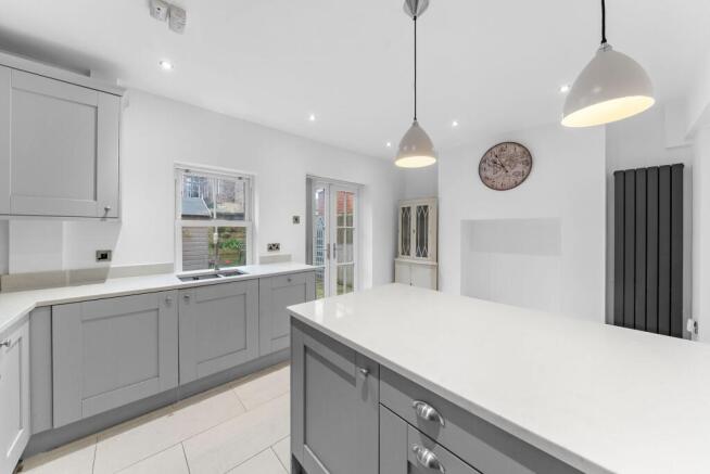3 bed Terraced for sale Image 11