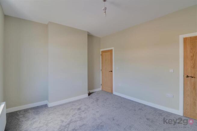 3 bed Terraced to rent Image 12