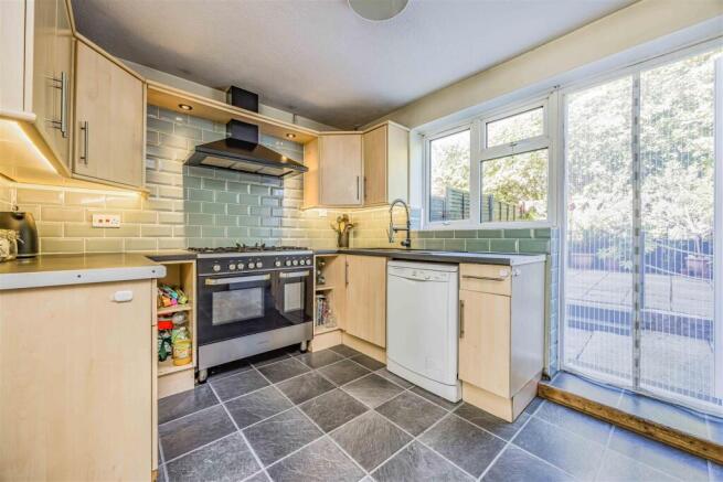 14 Butterfly Drive, Paulsgrove-Small-PorticoMarket