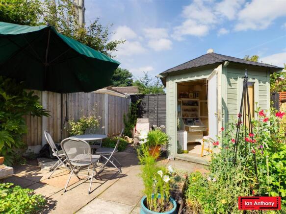REAR AND SIDE GARDEN