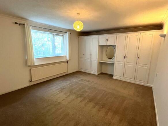 Bedroom 1.jpg