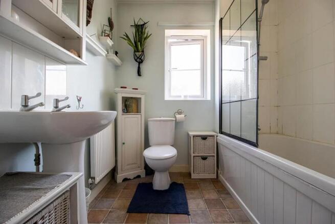 Bathroom.jpg