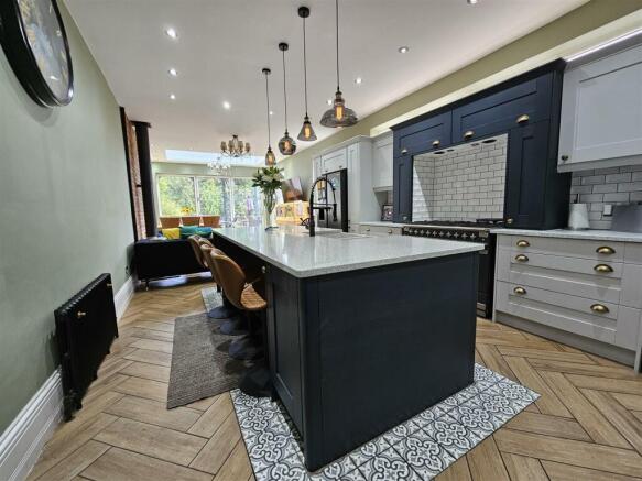 OPEN PLAN LIVING DINING KITCHEN