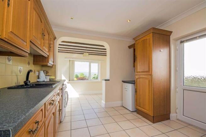 KITCHEN / DINER