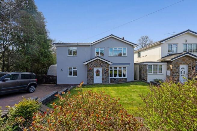 Front Elevation & Garden