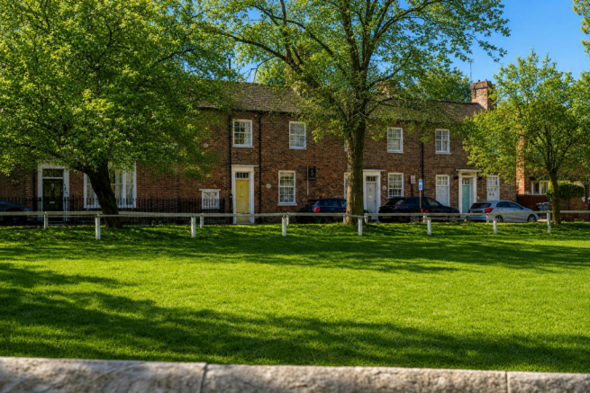 2 bed Terraced for sale in york