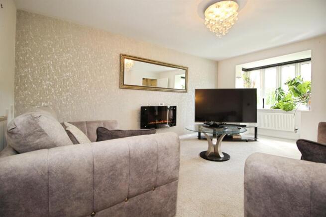 3 bed Semi-Detached for sale Image 6