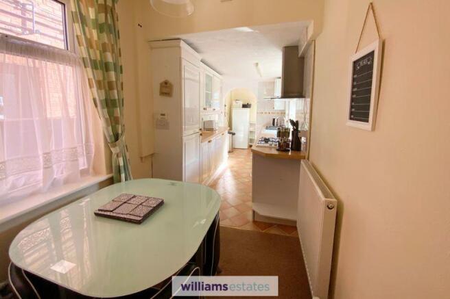 Kitchen/Breakfast Area