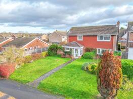 9, Kirkstone Walk, Nuneaton CV11 6EZ