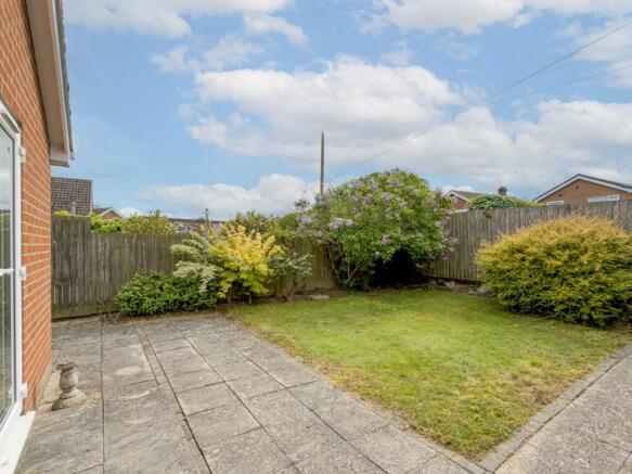 2 bed Semi-Detached Bungalow for sale Image 12