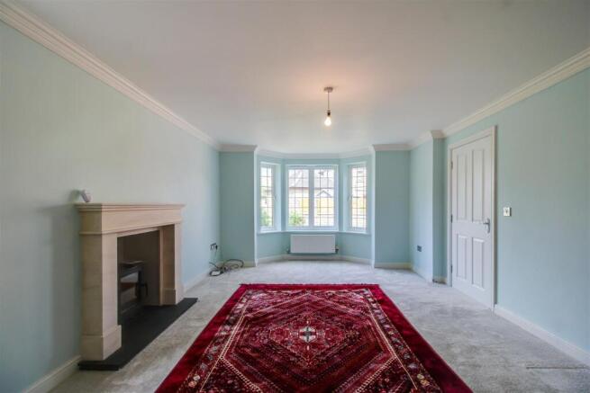 6 bed Detached for sale Image 4