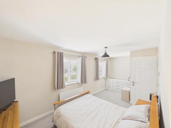 3 bed Semi-Detached for sale Image 8