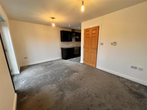 2 bed Apartment for sale Image 7