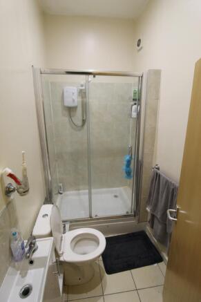 2 bed Terraced to rent Image 10