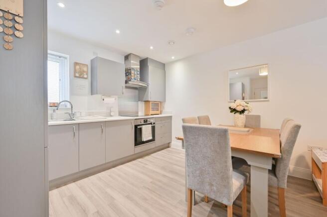 Clevehand House, Watford, Garston, WD25 photo 3