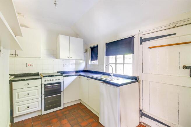 4. Kitchen.jpg