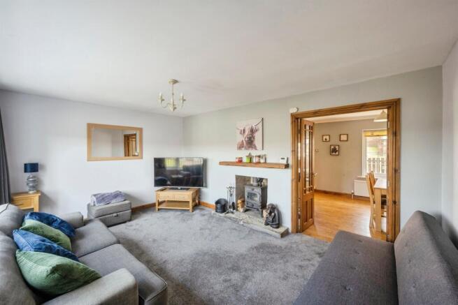 3 bed Semi-Detached for sale Image 7