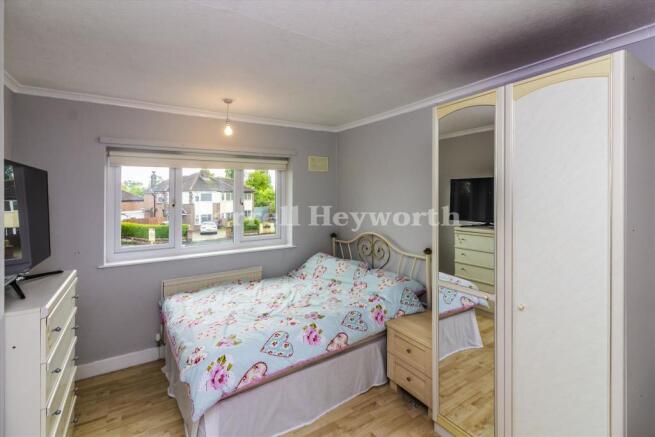 Bedroom 1 image 2