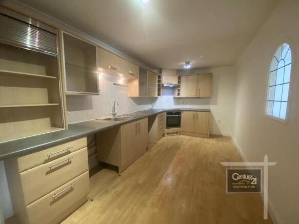 KITCHEN | PIC 1