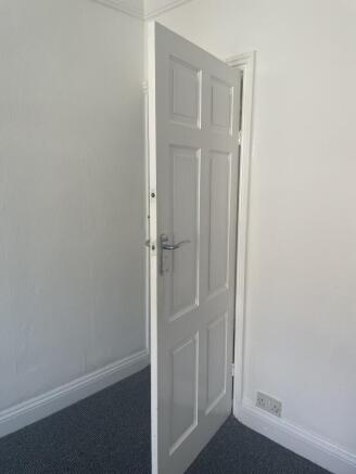 2 bed Terraced to rent Image 10