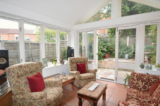 GARDEN ROOM