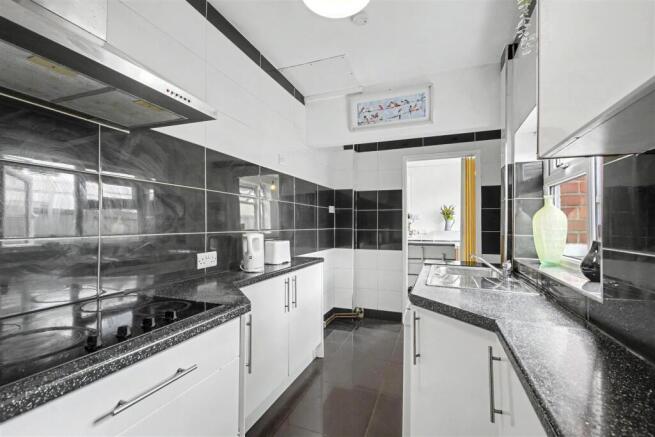 Kitchen_3.jpeg