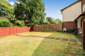 48, Kingfisher Close, Farnborough GU14 9QX