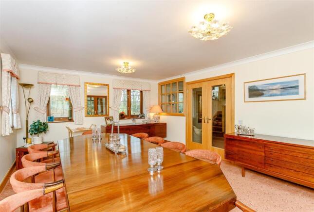8334624-interior14.jpg