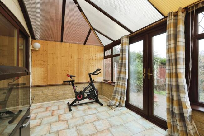 3 bed Terraced for sale Image 10