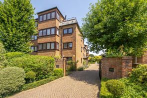 Flat 9, 115b Kings View Court, Ridgway, London SW19 4RW