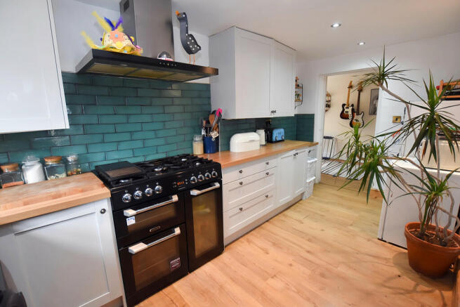 Kitchen 2-1