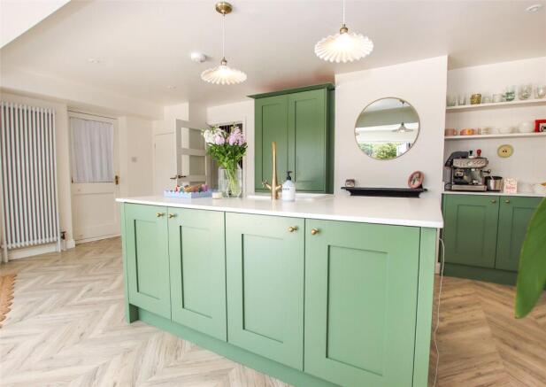 Gordon Road, Pennington, Lymington, Hampshire, SO41 photo 4