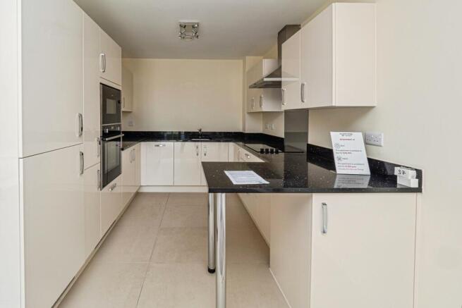2 bed Flat for sale Image 8