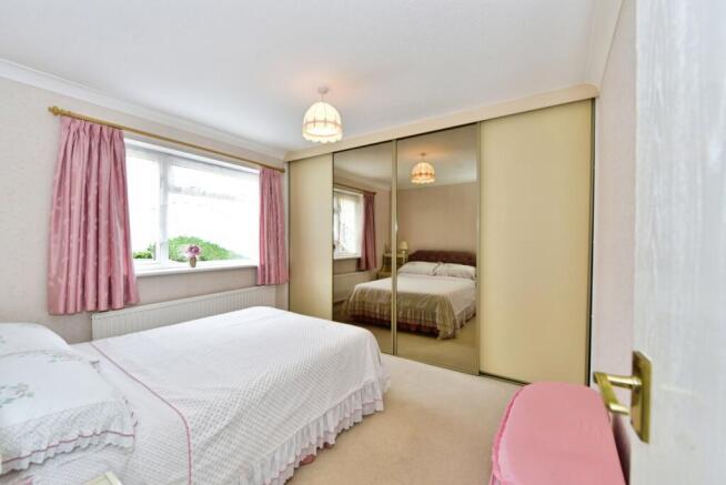 3 bed Bungalow for sale Image 11